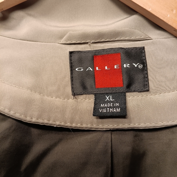 EUC Gallery Women's Olive Coat Jacket - Picture 3 of 7